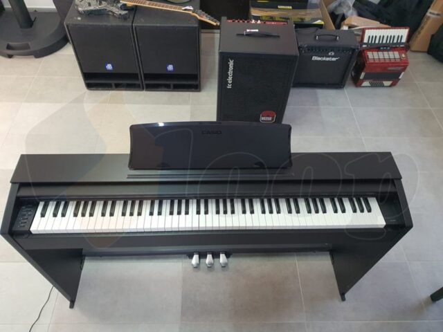 Casio Privia PX-770 digitalni pianino